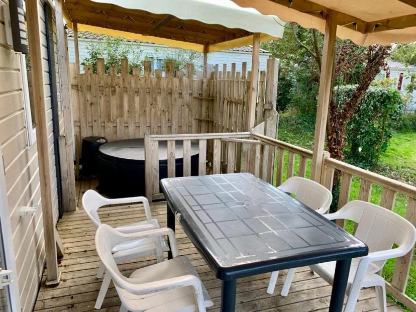 Camping De L'Etang Du Pays Blanc Guerande Exterior photo